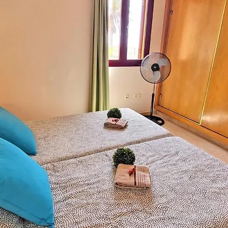 Flat Blue Ocean, Beachfront, Sea View, 1 Bedroom, Livingroom, Fast Internet Коста Калма