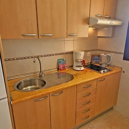 Апартаменты Flat Blue Ocean, Beachfront, Sea View, 1 Bedroom, Livingroom, Fast Internet *