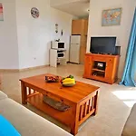Apartmán Flat Blue Ocean, Beachfront, Sea View, 1 Bedroom, Livingroom, Fast Internet